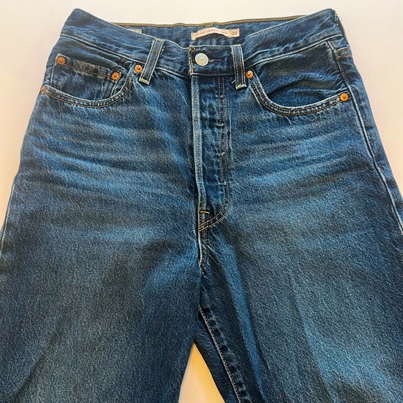 EUC RARE Levi’s Ribcage Straight Ankle Women's Jeans Premium Denim 27 X 27 - Picture 3 of 10